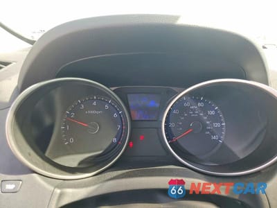 Zdjęcie 9 z 12 samochodu: 2010 HYUNDAI TUCSON LIMITED VIN:KM8JU3AC5AU079822 - miniatura