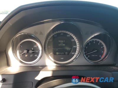 Zdjęcie 9 z 12 samochodu: 2011 MERCEDES-BENZ C 300 VIN:WDDGF5EB9BR174030 - miniatura