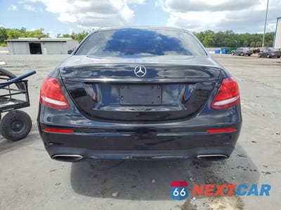 Zdjęcie 6 z 11 samochodu: 2018 MERCEDES-BENZ E 300 VIN:WDDZF4JB9JA375738 - miniatura