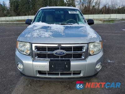 Piąte zdjęcie samochodu w środku: 2011 FORD ESCAPE XLT VIN:1FMCU0DG9BKA73301 - miniatura