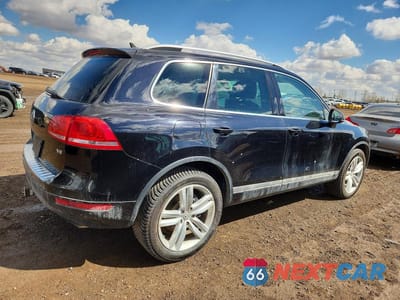 Trzecie zdjęcie samochodu z tyłu: 2013 VOLKSWAGEN TOUAREG V6 VIN:WVGDF9BPXDD010849 - miniatura