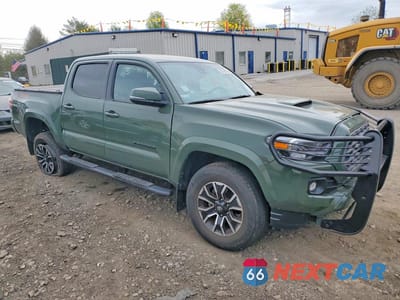 Czwarte zdjęcie samochodu z boku: 2022 TOYOTA TACOMA TRD SPORT VIN:3TYCZ5AN9NT060720 - miniatura