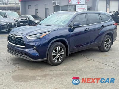 2022 TOYOTA HIGHLANDER XLE 5TDGZRBH0NS579930 - główne zdjęcie licytacji z USA - miniatura