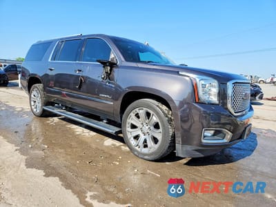 Czwarte zdjęcie samochodu z boku: 2016 GMC YUKON XL DENALI VIN:1GKS1HKJ8GR113215 - miniatura