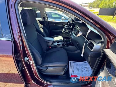 Piąte zdjęcie samochodu w środku: 2016 KIA SORENTO LX V6 VIN:5XYPG4A57GG126047 - miniatura