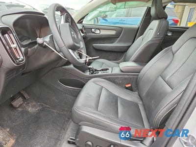 Zdjęcie 7 z 13 samochodu: 2024 VOLVO XC40 CORE VIN:YV4L12UK5R2240175 - miniatura