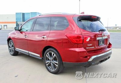 Czwarte zdjęcie samochodu z boku: 2020 NISSAN PATHFINDER PLATINUM VIN:5N1DR2DM6LC578652 - miniatura
