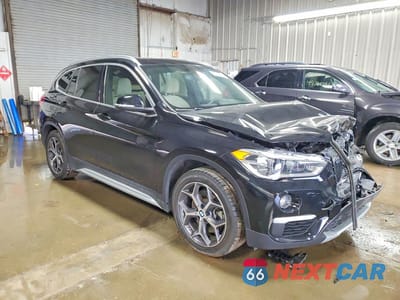 Czwarte zdjęcie samochodu z boku: 2018 BMW X1 XDRIVE28I VIN:WBXHT3C38J3H33694 - miniatura