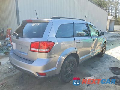 Trzecie zdjęcie samochodu z tyłu: 2019 DODGE JOURNEY SE VIN:3C4PDCBB9KT852372 - miniatura