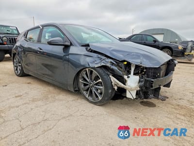Czwarte zdjęcie samochodu z boku: 2019 HYUNDAI VELOSTER 2.0L PREMIUM VIN:KMHTG6AF8KU005355 - miniatura