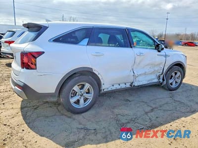Trzecie zdjęcie samochodu z tyłu: 2025 KIA SORENTO LX VIN:5XYRG4JC7SG383919 - miniatura
