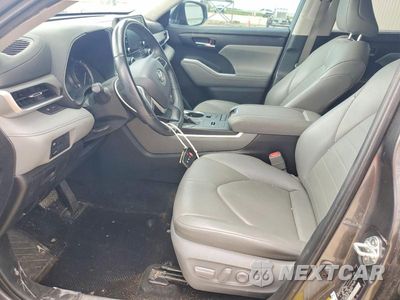 Zdjęcie 7 z 13 samochodu: 2022 TOYOTA HIGHLANDER XLE VIN:5TDGZRAH8NS558597 - miniatura