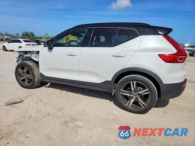 Drugie zdjęcie samochodu z przodu: 2021 VOLVO XC40 T4 R-DESIGN VIN:YV4AC2HM4M2491372 - miniatura