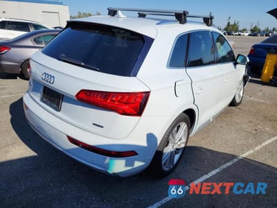 Trzecie zdjęcie samochodu z tyłu: 2020 AUDI Q5 PREMIUM PLUS VIN:WA1BNAFY0L2037775 - miniatura