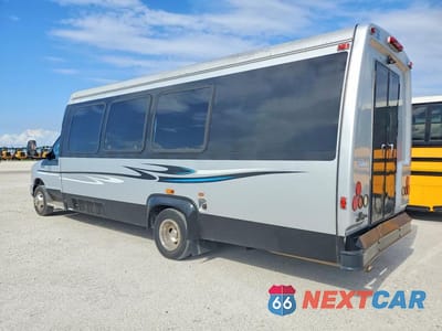 Drugie zdjęcie samochodu z przodu: 2011 FORD E450 SHUTTLE BUS VIN:1FDXE4FS5BDB34834 - miniatura