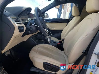 Zdjęcie 7 z 12 samochodu: 2018 BMW X1 XDRIVE28I VIN:WBXHT3C37J5L24779 - miniatura