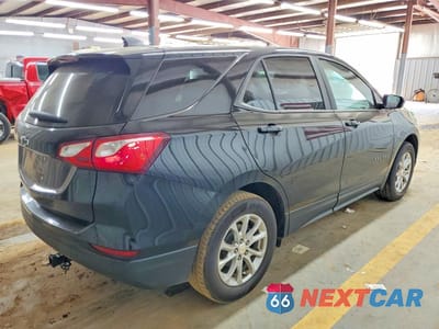 Trzecie zdjęcie samochodu z tyłu: 2021 CHEVROLET EQUINOX LS VIN:2GNAXHEV4M6125381 - miniatura