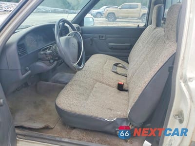 Zdjęcie 7 z 13 samochodu: 1994 TOYOTA PICKUP DX VIN:4TARN81P8RZ279804 - miniatura