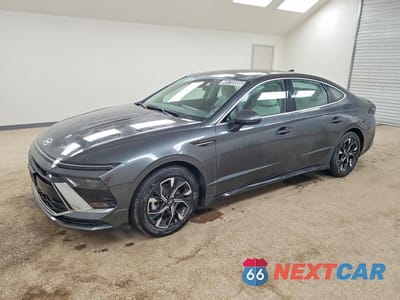 2025 HYUNDAI SONATA SEL KMHL64JA0SA511727 - główne zdjęcie licytacji z USA - miniatura