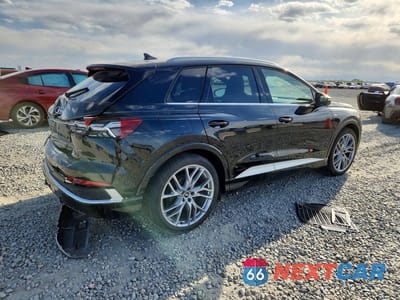 Trzecie zdjęcie samochodu z tyłu: 2025 AUDI Q4 E-TRON PRESTIGE VIN:WA1MUBFZXSP059536 - miniatura
