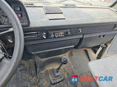 Zdjęcie 10 z 11 samochodu: 1990 VOLKSWAGEN VANAGON BUS VIN:WV2YB0253LH036942 - miniatura