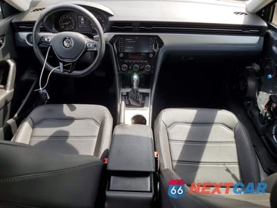 Zdjęcie 8 z 12 samochodu: 2020 VOLKSWAGEN PASSAT VIN:1VWSA7A33LC019603 - miniatura