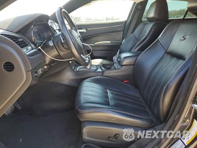 Zdjęcie 7 z 11 samochodu: 2015 CHRYSLER 300 S VIN:2C3CCABG5FH875829 - miniatura