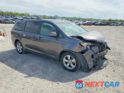 Czwarte zdjęcie samochodu z boku: 2015 TOYOTA SIENNA LE 8-PASSENGER VIN:5TDKK3DC3FS630836 - miniatura
