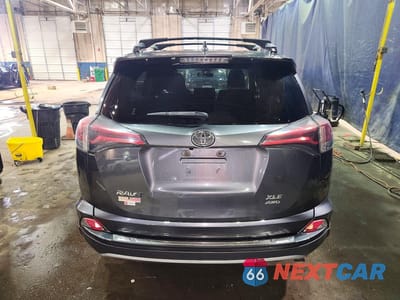 Zdjęcie 6 z 13 samochodu: 2018 TOYOTA RAV4 XLE VIN:JTMRFREV5JD228052 - miniatura