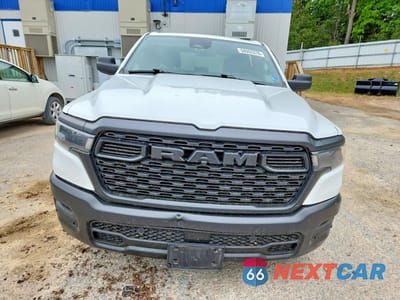 Piąte zdjęcie samochodu w środku: 2025 RAM 1500 TRADESMAN VIN:1C6RRFCGXSN650119 - miniatura