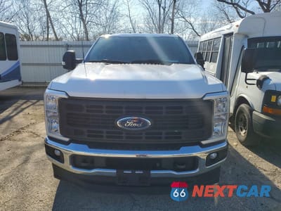Piąte zdjęcie samochodu w środku: 2023 FORD F350 SUPER DUTY VIN:1FT8W3DT7PED93676 - miniatura