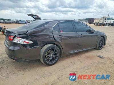 Trzecie zdjęcie samochodu z tyłu: 2018 TOYOTA CAMRY LE VIN:4T1B11HK7JU063913 - miniatura