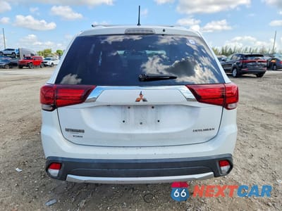 Zdjęcie 6 z 12 samochodu: 2016 MITSUBISHI OUTLANDER SE VIN:JA4AD3A37GZ001553 - miniatura