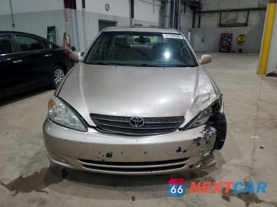 Piąte zdjęcie samochodu w środku: 2003 TOYOTA CAMRY XLE V6 VIN:4T1BF30K93U052410 - miniatura