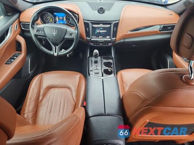 Zdjęcie 8 z 12 samochodu: 2018 MASERATI LEVANTE VIN:ZN661XUA1JX270526 - miniatura