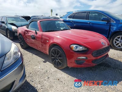Czwarte zdjęcie samochodu z boku: 2017 FIAT 124 SPIDER CLASSICA VIN:JC1NFAEK0H0127702 - miniatura
