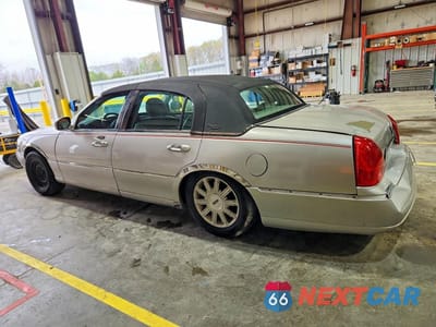 Drugie zdjęcie samochodu z przodu: 2009 LINCOLN TOWN CAR SIGNATURE LIMITED VIN:2LNHM82V99X635968 - miniatura