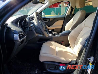 Zdjęcie 7 z 12 samochodu: 2017 JAGUAR F-PACE PREMIUM VIN:SADCJ2BN8HA892667 - miniatura