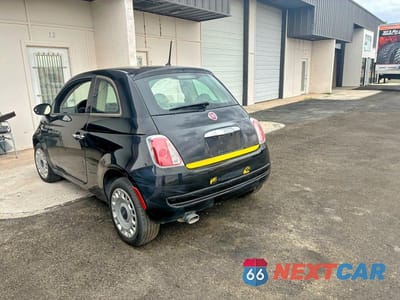 Trzecie zdjęcie samochodu z tyłu: 2015 FIAT 500 POP VIN:3C3CFFAR3FT750133 - miniatura