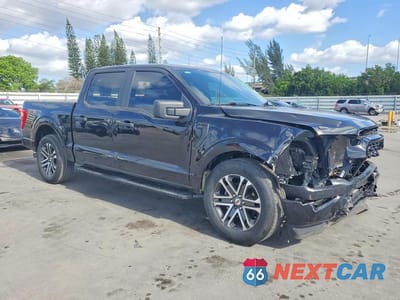 Czwarte zdjęcie samochodu z boku: 2023 FORD F150 SUPERCREW VIN:1FTEW1CP8PKF97142 - miniatura