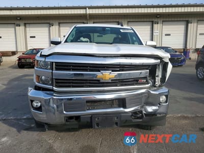 Piąte zdjęcie samochodu w środku: 2017 CHEVROLET SILVERADO K2500 HEAVY DUTY LT VIN:1GC1KVEG4HF183087 - miniatura