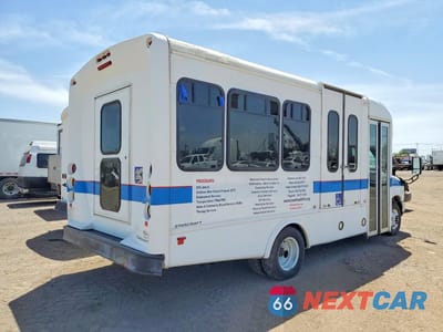 Trzecie zdjęcie samochodu z tyłu: 2017 FORD ECONOLINE E450 SUPER DUTY CUTAWAY VAN VIN:1FDFE4FS8HDC01494 - miniatura