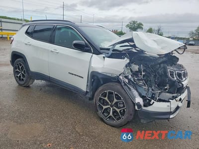 Czwarte zdjęcie samochodu z boku: 2025 JEEP COMPASS LIMITED VIN:3C4NJDCN9ST621583 - miniatura