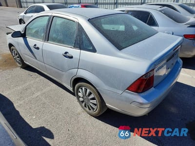 Drugie zdjęcie samochodu z przodu: 2007 FORD FOCUS ZX4 VIN:1FAFP34NX7W211040 - miniatura