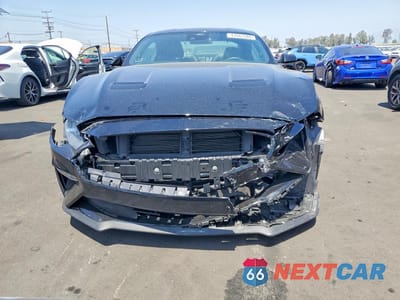 Piąte zdjęcie samochodu w środku: 2022 FORD MUSTANG VIN:1FA6P8THXN5129403 - miniatura