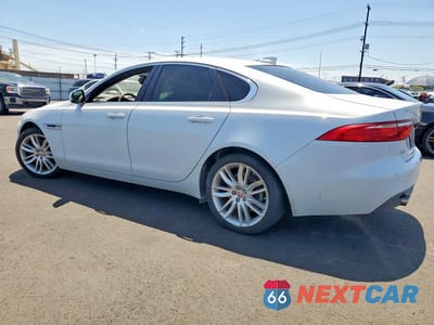 Drugie zdjęcie samochodu z przodu: 2017 JAGUAR XF PRESTIGE VIN:SAJBE4BV2HCY52081 - miniatura