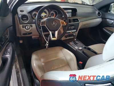 Zdjęcie 8 z 12 samochodu: 2013 MERCEDES-BENZ C 350 4MATIC VIN:WDDGJ8JB4DG081663 - miniatura
