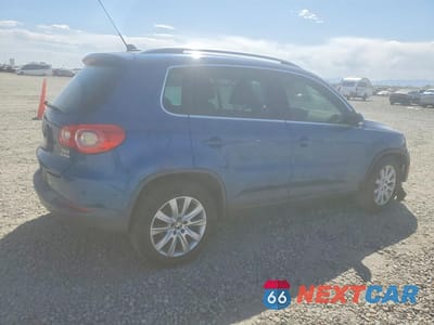 Trzecie zdjęcie samochodu z tyłu: 2010 VOLKSWAGEN TIGUAN SE VIN:WVGBV7AX6AW000979 - miniatura