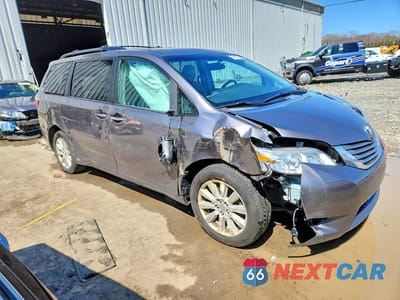 Czwarte zdjęcie samochodu z boku: 2017 TOYOTA SIENNA XLE PREMIUM 7-PASSENGER VIN:5TDDZ3DC0HS149952 - miniatura