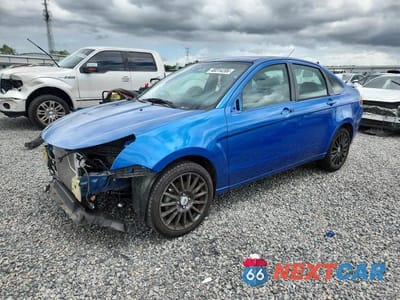 2010 FORD FOCUS SES 1FAHP3GN0AW183700 - główne zdjęcie licytacji z USA - miniatura